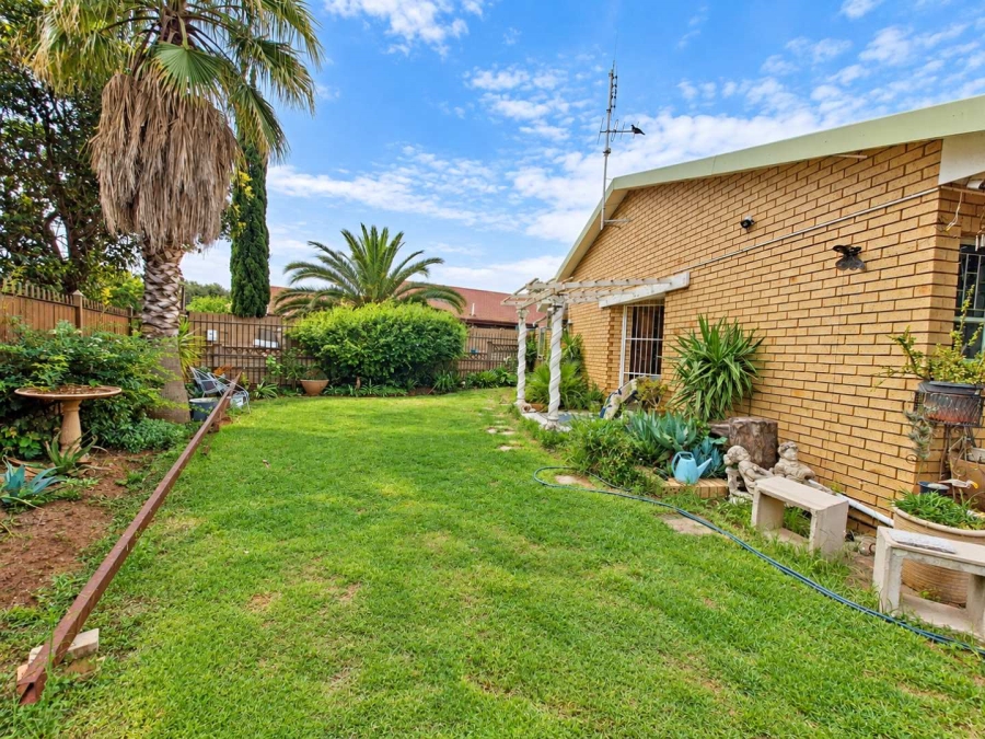 3 Bedroom Property for Sale in Uitsig Free State